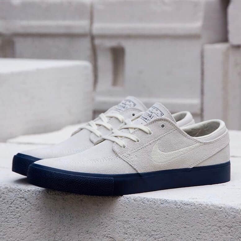 Nike Skateboardingさんのインスタグラム写真 - (Nike SkateboardingInstagram)「Restocks, new signature colors, apparel, general releases, special prints and more. A glimpse of some of the product hitting skate shops now. #supportyourlocalskateshop. If you don’t have a local shop, our skate shop finder at nikesb.com includes shops with webstores, too. Check them all out at the #linkinbio and check in with your local to see how you can support.  @stil_laden @humiditynola @spottampa @blowout_skateshop @travelskateshop @pst411 @atlasskateboarding @legends_fullerton @lobby_hamburg @centralboardshop」5月2日 17時45分 - nikesb