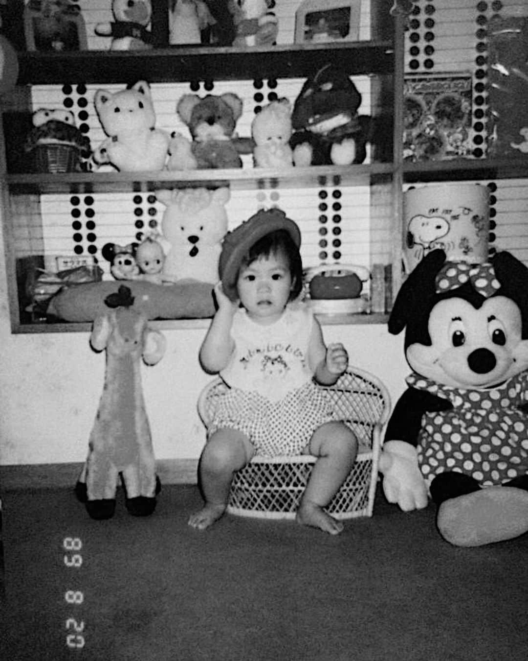 石川マリーさんのインスタグラム写真 - (石川マリーInstagram)「． ． Mini Marie👶 ． 生後11ヶ月頃 この頃からオシャレしてたのね笑 ． ． ． #wheniwasababy #throwback #babyme #baby #me #hehe #赤ちゃんの頃 #むちむち #赤ちゃん」5月2日 18時45分 - marieishikawa