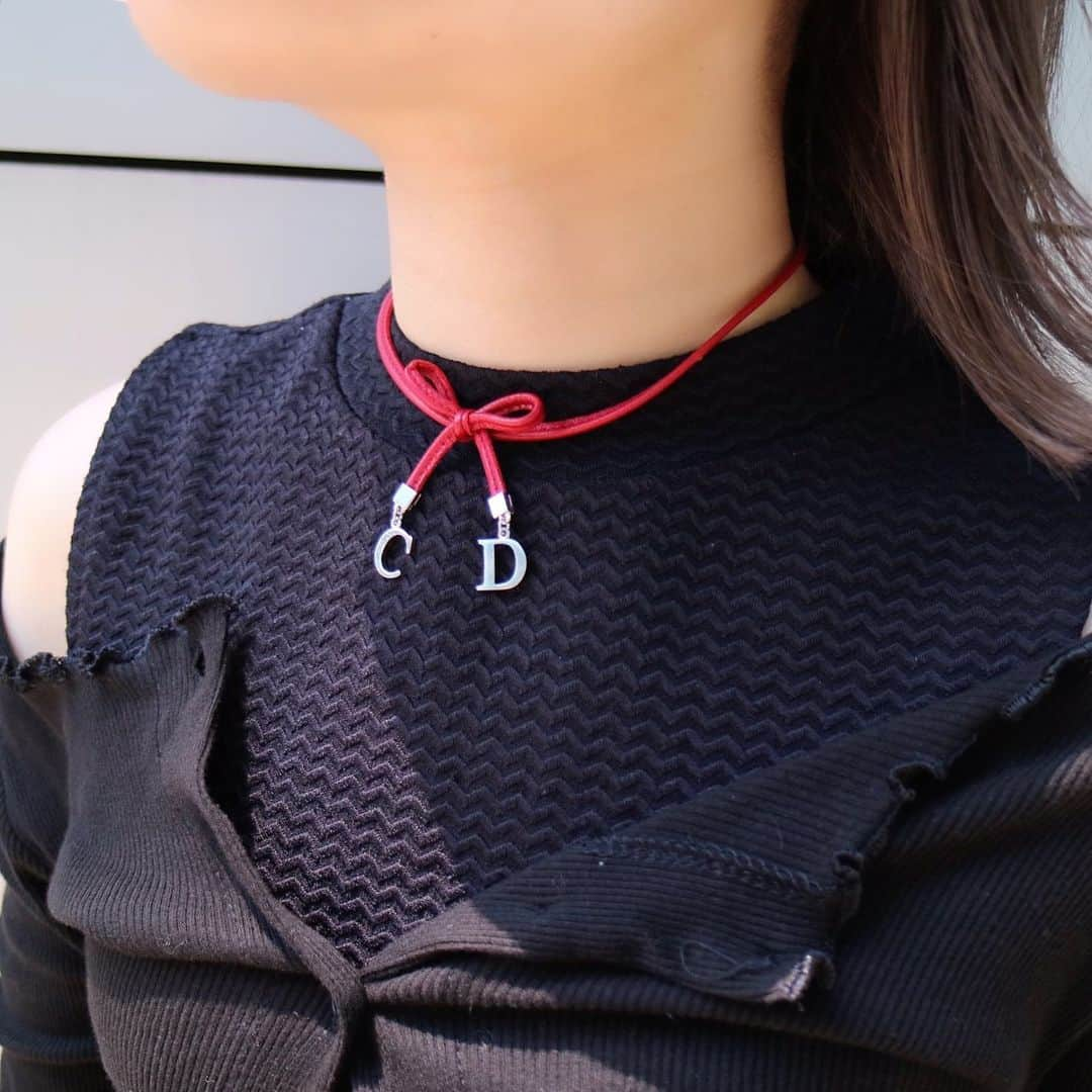 Vintage Brand Boutique AMOREさんのインスタグラム写真 - (Vintage Brand Boutique AMOREInstagram)「SOLD OUT!! Christian Dior logo ribbon choker  On website search for AO25942  Free Shipping Worldwide✈️ DM for more information ≫ ≫ ≫✉️ #ヴィンテージ #ディオール #ヴィンテージディオール #レディディオール #ヴィンテージブランドブティック #アモーレ #アモーレトーキョー #表参道 #東京 #青山 #vintage #Dior #christiandior #vintagedior #vintagebrandboutique #AMORE #amoretokyo #omotesando #aoyama」5月2日 19時03分 - amore_tokyo