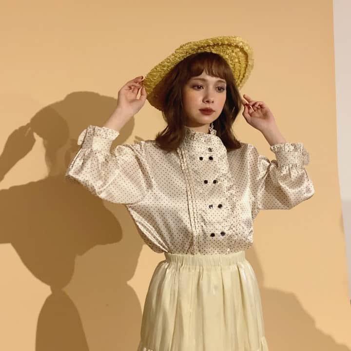 柴田あやなのインスタグラム：「たまには〜 撮影中の動画とか載せてみよっかな〜ん おすすめは最後の動画です」