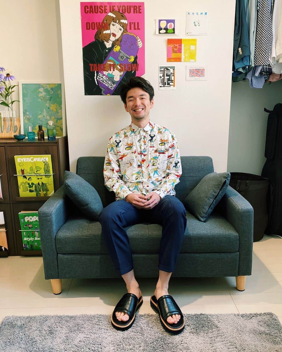 有原遣智のインスタグラム：「MEN’S NON-NOのファッションコーディネート大賞でグランプリをいただいたときの賞金で﻿ 最初に買った思い出のシャツです👔﻿ ﻿ 今までで1番心が踊った買い物だったな〜﻿ 2012年のPRADAは最高でした🇮🇹﻿ ﻿ ゴールデンウィークは毎年これを着て出かけてるんだけど、今年はおうちで着ます🏠﻿ ﻿ 好きな服はどこで着ても気分が上がりますね🕺﻿ ﻿ ﻿ shirt: #prada #プラダ﻿ pant: prada﻿ shoes: #dairiku #ダイリク ﻿ ﻿ ﻿ #家スナ #おうち時間 #うちで過ごそう #おうちコーデ #ステイホーム #stayhome」