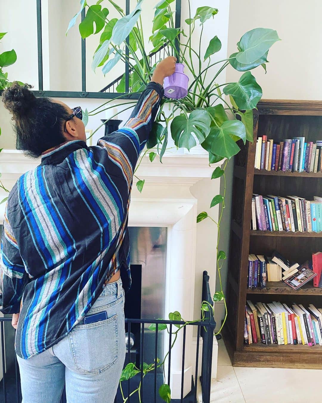 Emeli Sandéのインスタグラム：「Stay hydrated 💦🌱💗」
