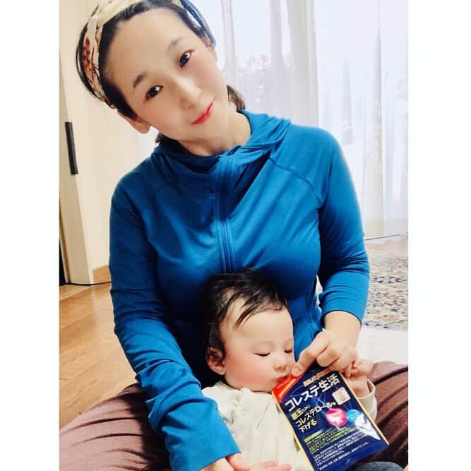 世手子さんのインスタグラム写真 - (世手子Instagram)「I trained online( ´ ▽ ` ) Ingested cholesterol supplements💊 A healthy stay home life✨ Everyone, please have a wonderful stay home holiday(*ﾟ▽ﾟ*) @kazuki.otsuka さんの #OKTサロン #オンラインレッスン 受けました(#^.^#) 細かく丁寧にレクチャーしてくれたよ(о´∀`о) #スワイプ して動画みてねー✨ #体験オンライントレーニング もできるみたい(≧∀≦) 詳細が気になる方は、直接DMにご連絡してみてねー(〃ω〃) いい汗かいたあとは #コレステ生活 #コレステロール #サプリ 飲んだよ(＾ｰ^) 飲みやすかったよ（＾＿＾）☆ 今年の #ゴールデンウィーク は #ステイホーム だから #健康的な生活 をするためには #悪玉コレステロール ためないように運動して #えがお生活 ╰(*´︶`*)╯♡ 外出できなくても素敵な休日をみんな過ごしてねー！ #stayhome #stayathome  #ldl #オンライン #新宿ジム  #pr #コラボベース #自宅トレーニング  #自宅待機  #自宅 #自宅待機を楽しもう  #トレーニング女子  #トレーニング動画 #トレーニングメニュー #パーソナルトレーニング #トレーニング好きな人と繋がりたい #トレーニング大好き」5月2日 20時26分 - rojide