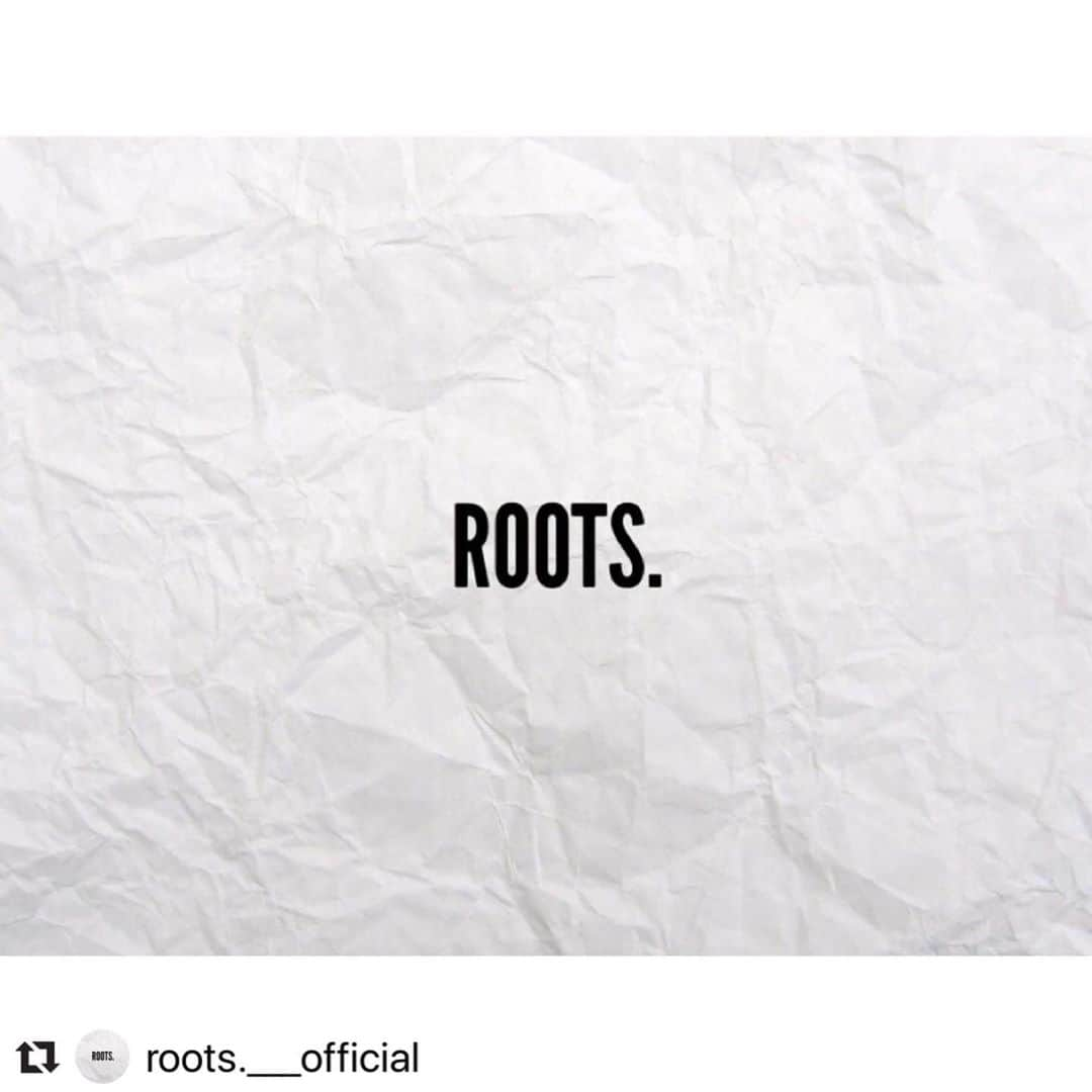 森谷賢太郎さんのインスタグラム写真 - (森谷賢太郎Instagram)「ROOTS. メンバーを紹介します！  泥臭いけどピアノが得意 #斎藤陽介 6人の中で1番大人 #山岸純平 冷血漢に見えて熱血漢 #田代真一 天然だけど誰よりも優しい #武田英二郎 誰よりも人情味溢れる #長谷川アーリアジャスール  そんな元マリノスユースの仲間と一緒に作りました！  どんなに小さなことでも、いま自分たちにできること考えて、自分たちなりに行動していきたいと思います。  自分たちが「楽しい」と思うことはもちろん、みなさんにも「楽しい」と思ってもらえるよう、色々なことにチャレンジしていきたいと思います！  僕たちだけではなく、 みなさんと触れ合いながら一緒に作り上げていく、 そんな楽しいコミュニティになったら幸せです！  #Repost @roots.___official with @make_repost #instagram ・・・ ROOTS. 高校3年間を共に過ごした。  中には小・中学生のころからサッカーという共通点で繋がっていた。  それぞれ選択した道は枝分かれしたけれど、それぞれを作ったルーツは同じ。  そんな自分たちが何かできることはないかと、また自然と集まり、小さなことでもできることをやろう、みんなの「楽しい」が繋がるようにと。  自分たちらしく。  #stayhome #ouractions #ourcolors #斎藤陽介 #山岸純平 #田代真一 #武田英二郎 #森谷賢太郎 #長谷川アーリアジャスール #ROOTS.」5月2日 20時42分 - moriyakentaro