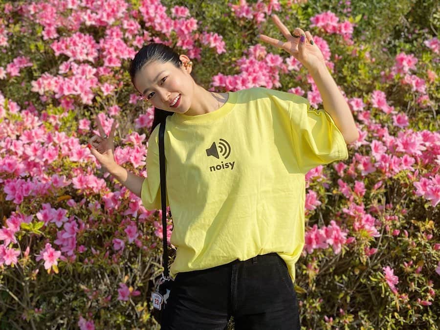 Karunaさんのインスタグラム写真 - (KarunaInstagram)「NOISY / SILENT Tシャツを作ってみました🔈🔊笑 色もサイズも自由に選べます📏🎨 📎 https://suzuri.jp/karuna0520 #株式会社三姉妹 #SUZURIで販売中」5月2日 20時43分 - karuna0520