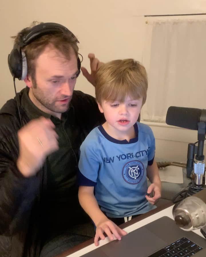 クレア・コフィーのインスタグラム：「Big time Trouble in River City coming to your radios at 6p eastern!! Oh and JULIE FREAKING ANDREWS. Tune in to @livefromhereapm or stream! #stageparenting #withacapitalT」