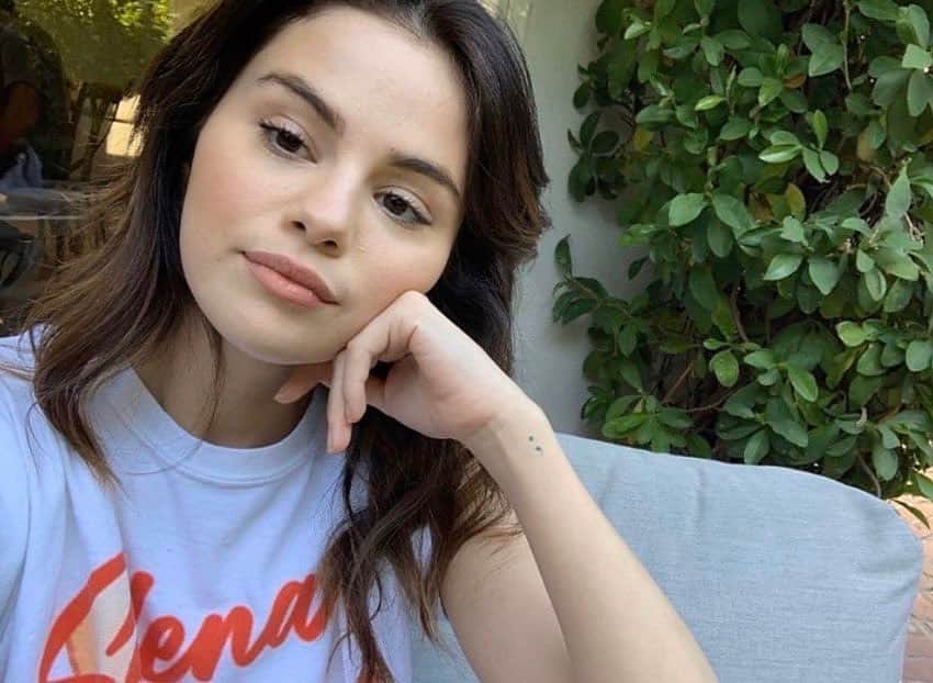 Always With Selenaのインスタグラム：「I need to change so many things」