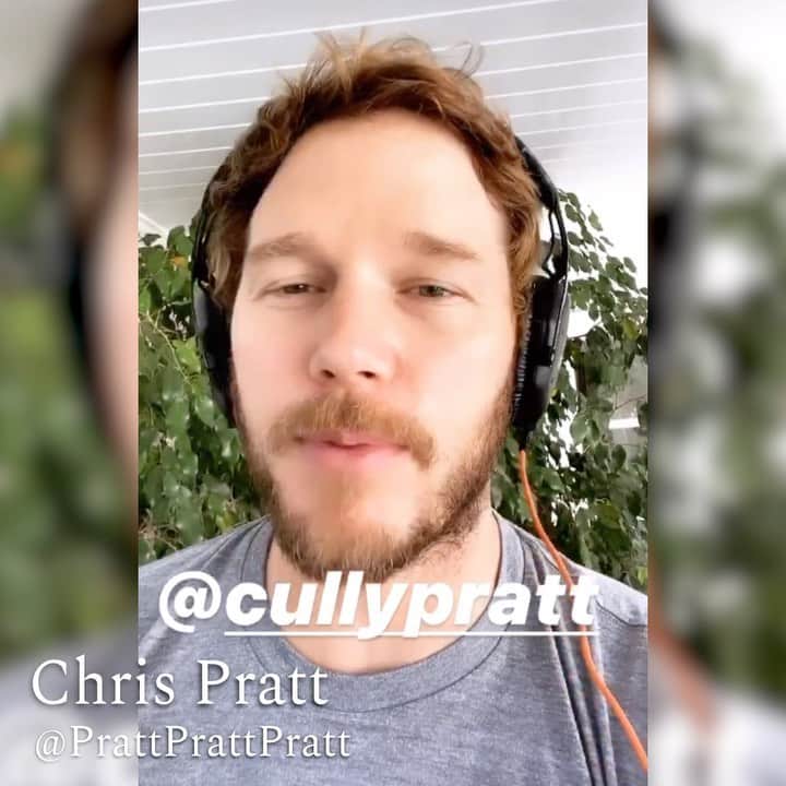 ラッセル・ウィルソンのインスタグラム：「My HEROES! Who are yours!? Post your videos and #MyEverydayHero and Tag @GoodManBrand  Best videos get something cool!」