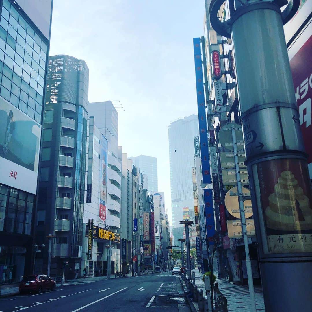 落合隼亮さんのインスタグラム写真 - (落合隼亮Instagram)「On my way to work 3/5/2020 #shibuya #tokyo #socialdistancing #japan #coronavirus #通勤　#コロナに負けるな」5月3日 7時04分 - ottieshun