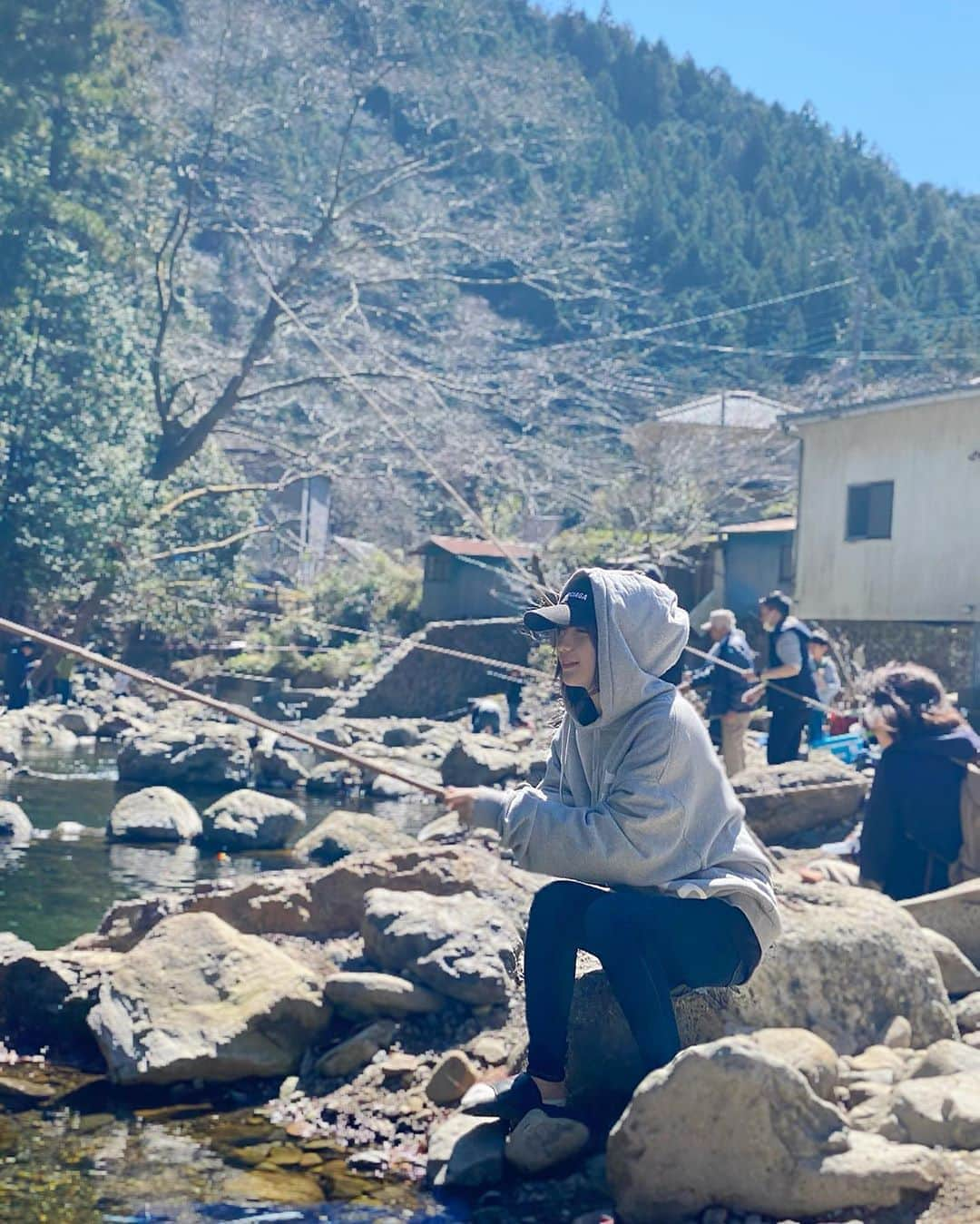 伊藤愛真さんのインスタグラム写真 - (伊藤愛真Instagram)「. 釣りしたいなあ🎣 この日寝てなくて顔やばい笑」5月2日 23時23分 - __emagram