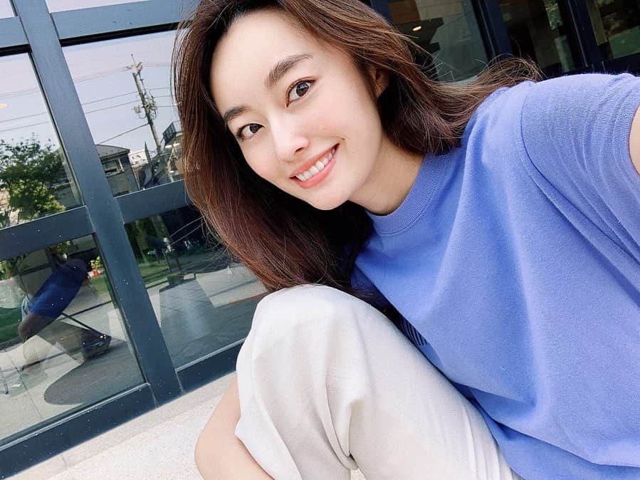 小祝麻里亜のインスタグラム：「今日は一日中最高の天気でしたね🥰☀️☀️ 家の下で少し日向ぼっこしました🌱元気ですかー？と頂いてたので、元気ですよ〜ってことで、久しぶりにセルフィ📸  Twitterで手洗いチャレンジのバトンを頂いたので、アップしたんですが、インスタにも1分以内にまとめたのを2枚目に載せます😊🤲(本当は2分もあったの笑) ． ． ． ＿＿＿＿＿＿＿＿＿＿ #stayhome #stayathome #selfie #handwash  #handwashchallenge #ar #手洗いチャレンジ #自分アゲ手洗いチャレンジ #손씻기」