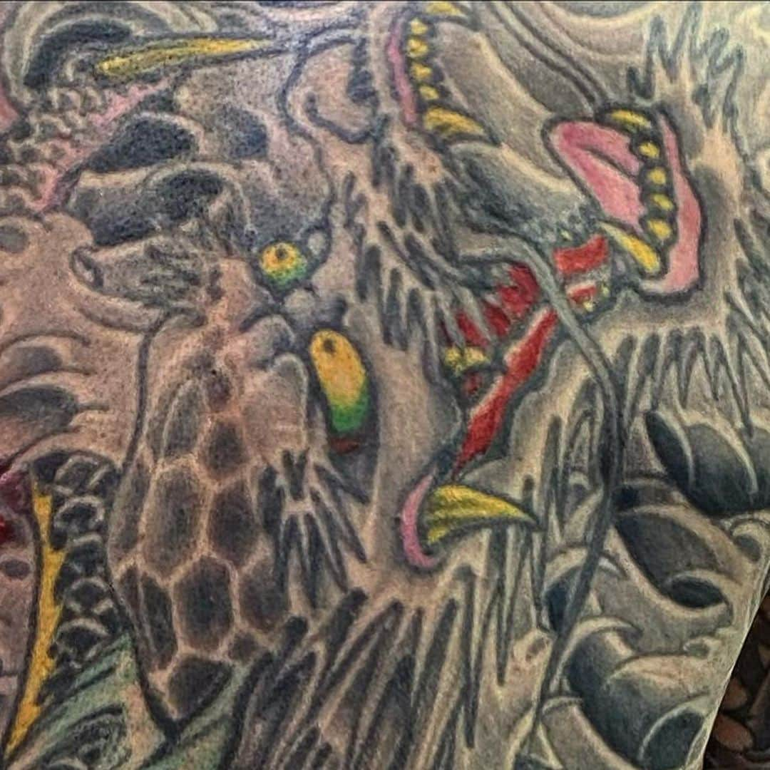 中野義仁さんのインスタグラム写真 - (中野義仁Instagram)「finish ‼️ tebori with machine work , freehand  work take long times ,  #H2ocean #H2oceanproteam #officialh2ocean #tattooinstagram  #traditional #freehand #ryu #backtattoo  #japan #art #artist #artistmafia #friend#nami #tattoos #tattooing #tattoo #tattoomag  #inK #inkdmag #tattoomagazine #tattoos_of_instagram #memarky  #tattoolifemagazine #tattooenelgy #tattooinstagram #tattoomania #artistmafia #tattoocultur #tattoocomunity #tattooculturmagazine #tattooare  @jessyentattoo @dennis_camsupply @yokohama_tattoo_museum @souryou @kiwamijewelry @horiyoshi3shop @taiwantattooconvention」5月3日 0時36分 - horiyoshi_3