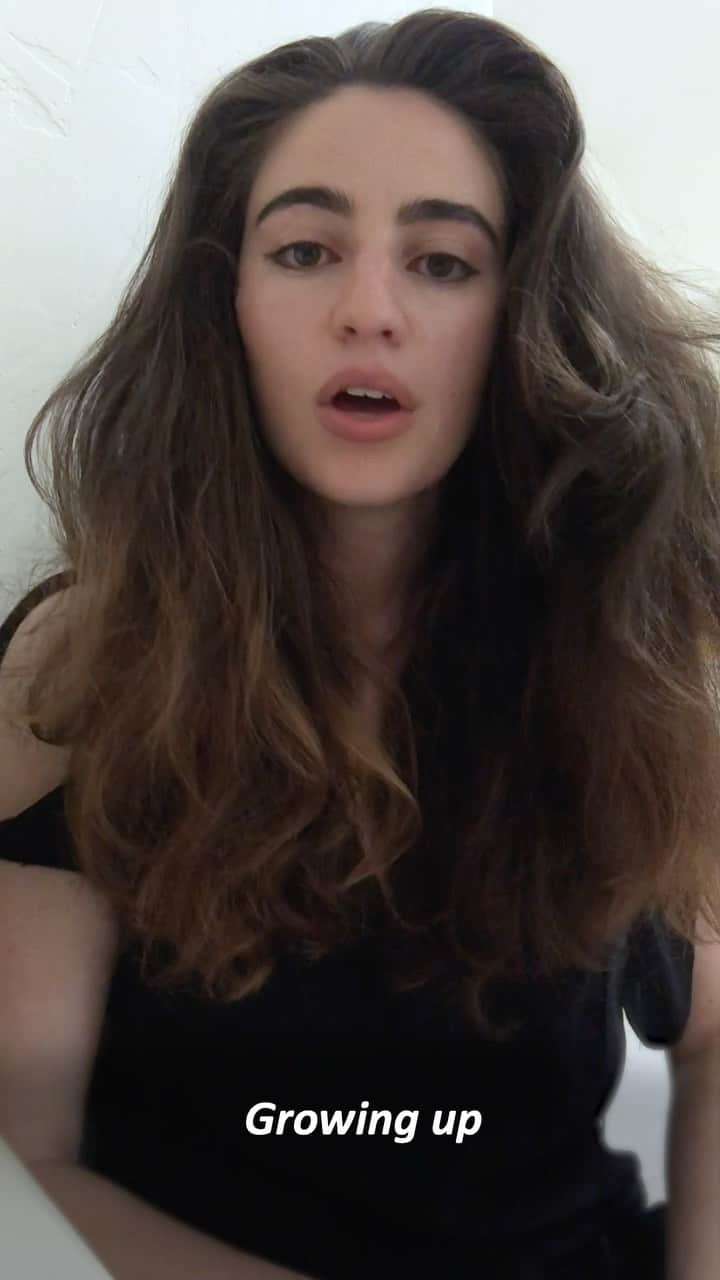 ボニー・ライトのインスタグラム：「Poet and writer @aijamayrock reads her poem ‘Wounds Like Crown Jewels’ #stayhome」