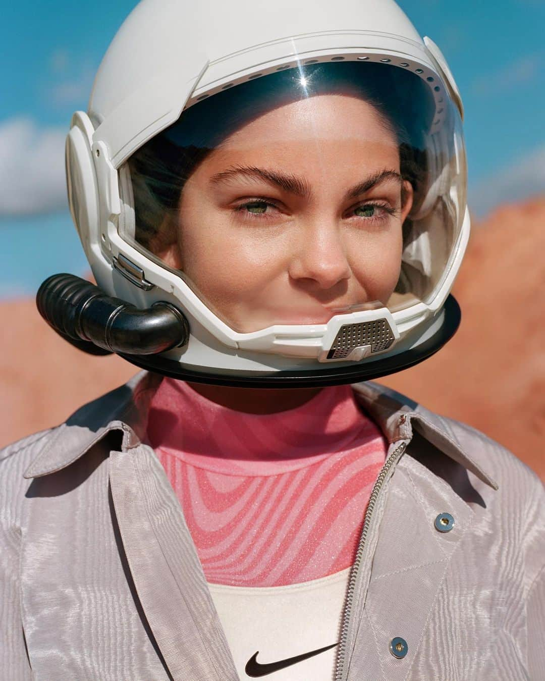 Nike Sportswearさんのインスタグラム写真 - (Nike SportswearInstagram)「A dream 70 years in the making. ⁣ ⁣ Astronaut-to-be Alyssa Carson is working to turn her dream of being the first person on Mars into a reality. Tap the link in bio to learn more about Alyssa. #airmax」5月3日 1時08分 - nikesportswear