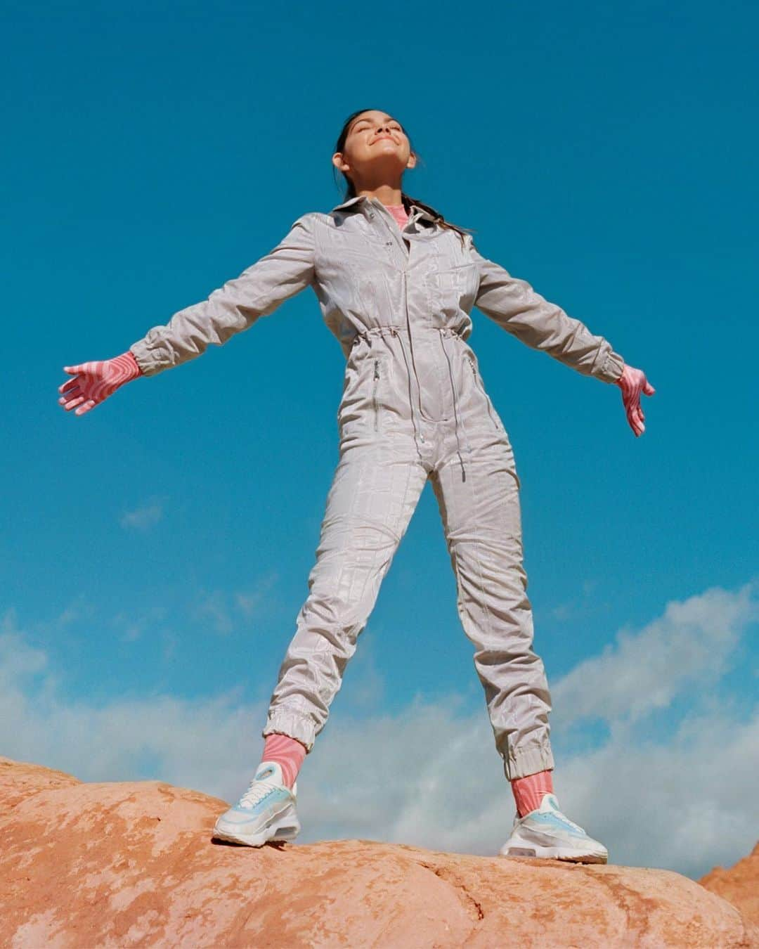 Nike Sportswearさんのインスタグラム写真 - (Nike SportswearInstagram)「A dream 70 years in the making. ⁣ ⁣ Astronaut-to-be Alyssa Carson is working to turn her dream of being the first person on Mars into a reality. Tap the link in bio to learn more about Alyssa. #airmax」5月3日 1時08分 - nikesportswear