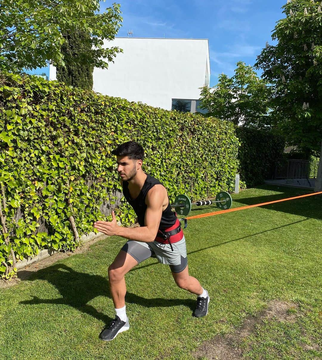 マルコ・アセンシオさんのインスタグラム写真 - (マルコ・アセンシオInstagram)「🏋🏽‍♂️💥⚔️ #training #MA20」5月3日 1時09分 - marcoasensio10