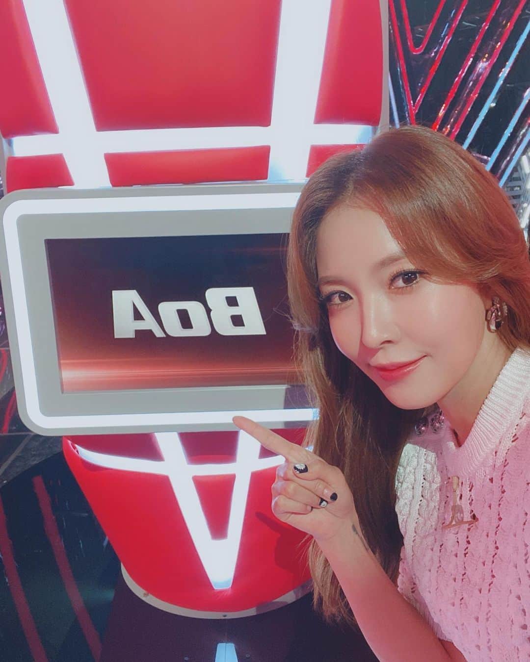 BoAのインスタグラム：「하하~ 보이스코리아 시즌 3 😘 열심히 해볼게용 🙈🙈 #voicekorea2020」