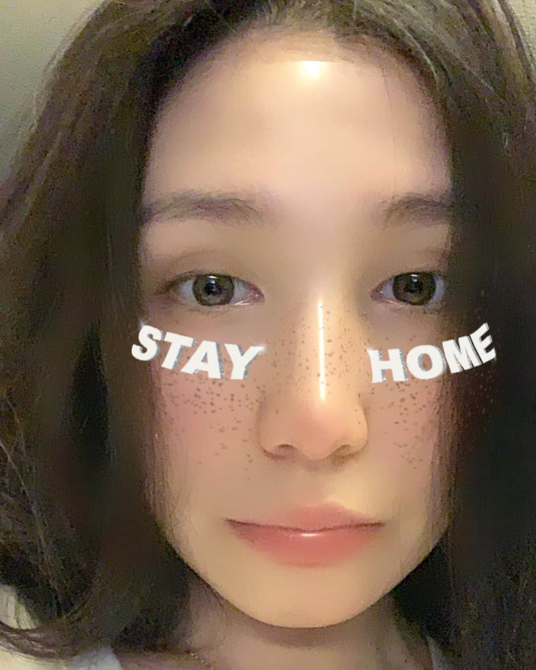 孫尤安（YoannaS）のインスタグラム：「放假幾天啥也不做天天狂睡不止果然是消腫了✌🏻」