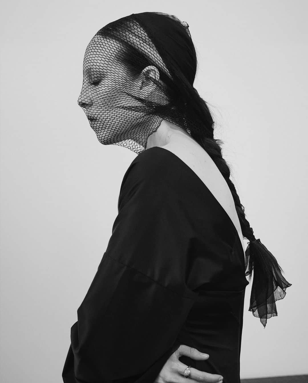 アリー・エックスのインスタグラム：「My feature for @pusspussmag is out now. Link in stories. 📷 by @kevin_fbfs」