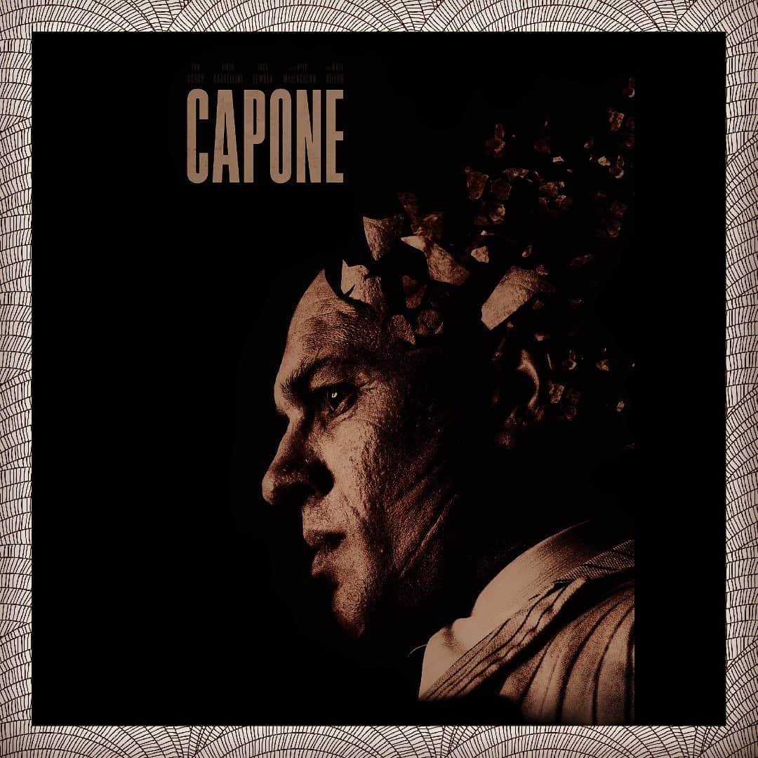 トム・ハーディのインスタグラム：「Capone May 12 Chasing Fonzo ♠️🔥」