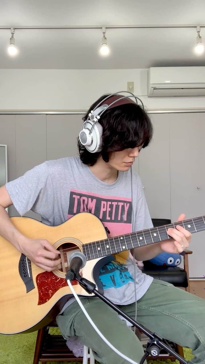 永井聖一のインスタグラム：「Music for stay home. 本当ならきっと、今頃僕は田園を走る電車の中… Just wrote a song for this challenging days. Imagine you're on the train through the countryside...」