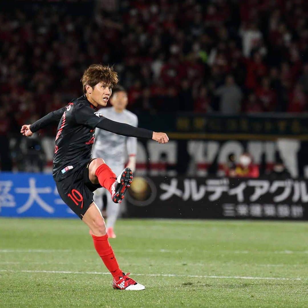 柏木陽介さんのインスタグラム写真 柏木陽介instagram 蹴りてぇ 思い切り蹴りてぇ サッカーがどんどん好きになるぜ サッカー選手としても 一人の人間としても今やれること そして今後なにができるのか それを求められてる期間を与えられてるんやなと