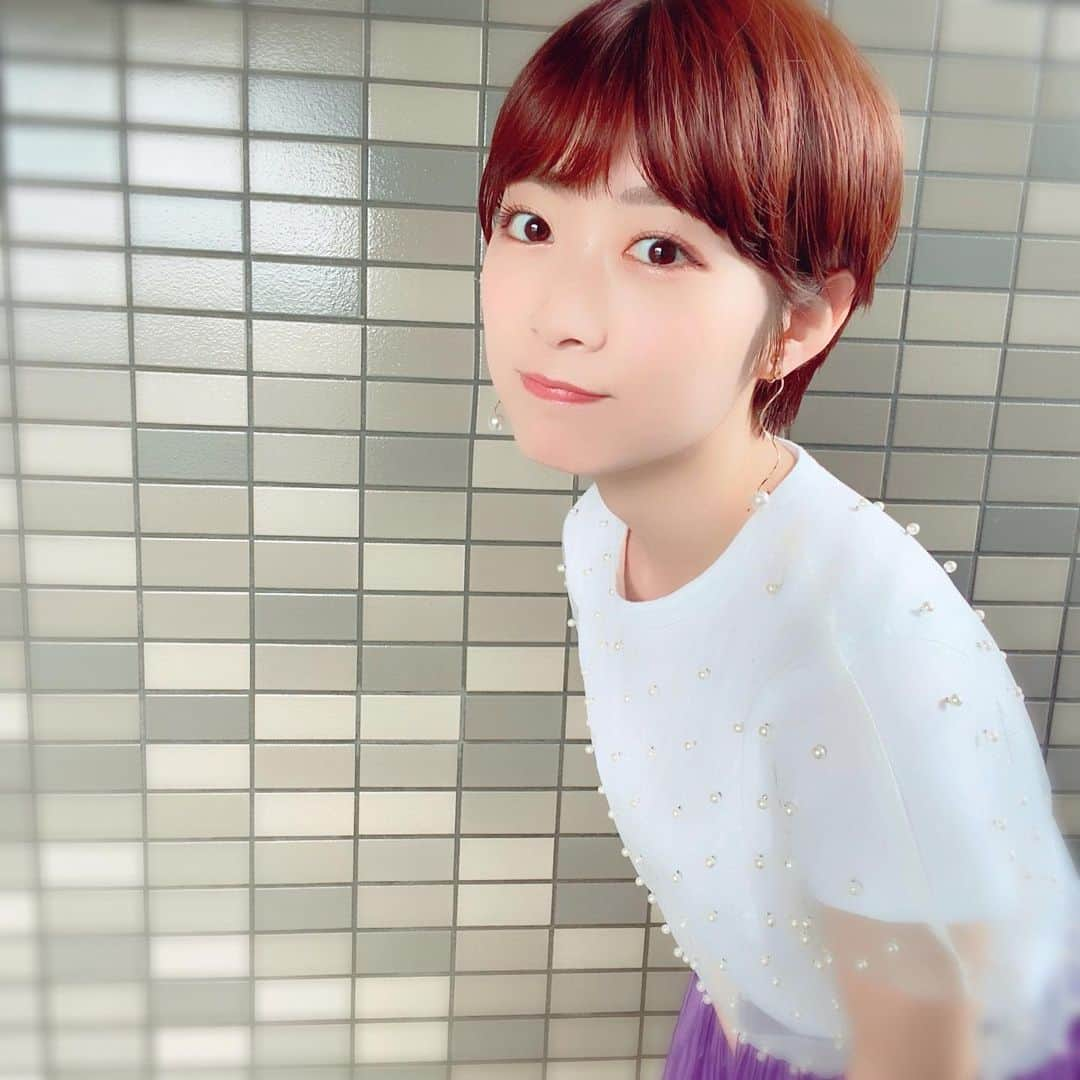 河内美里さんのインスタグラム写真 - (河内美里Instagram)「∗*ﾟ 紫スカート💜 . . . #トップスも去年からのお気に入り #通称 #ぶつぶつTシャツ #理由 #パールがいっぱい付いてるから #あゝ  #洋服爆買いしたいな #どこにも着て行けないけど . . . .」5月3日 16時20分 - misato_kawauchi