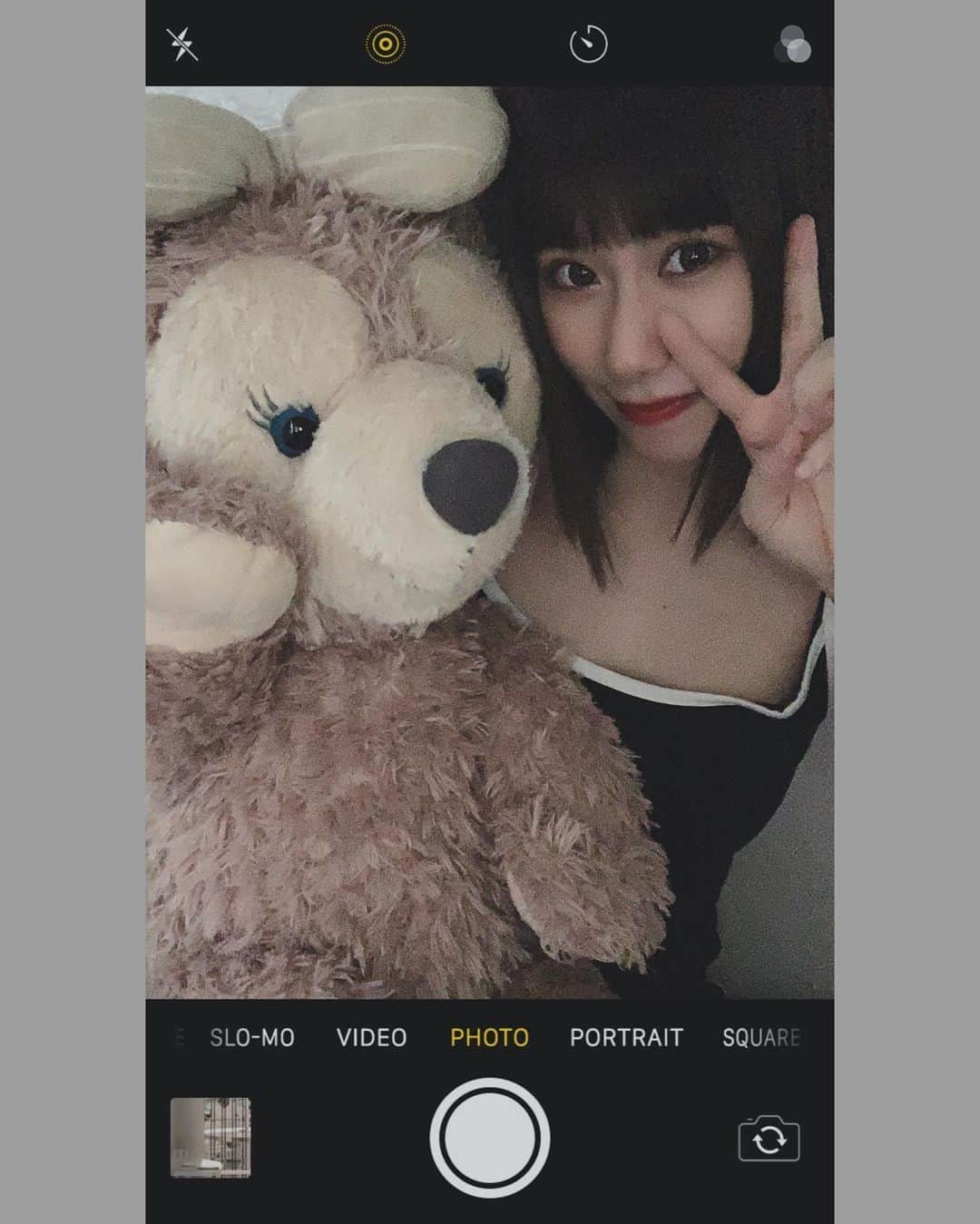 石田優美さんのインスタグラム写真 - (石田優美Instagram)「﻿ ﻿ 🧸🖤﻿ ﻿ ﻿ ﻿ シェリーメイちゃんと2ショット😂﻿ ﻿ ﻿ ﻿ #シェリーメイ  #ぬいぐるみ  #2ショット ﻿ #おうち時間  #おうちで写真」5月3日 16時41分 - yu_mi_1012