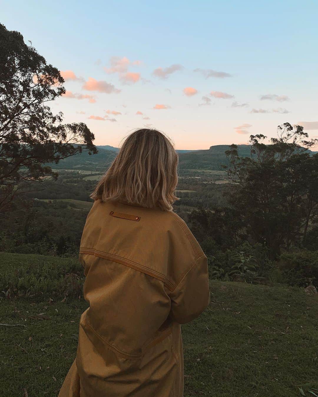カルメン・ハミルトンのインスタグラム：「A weekend well spent 🖤」