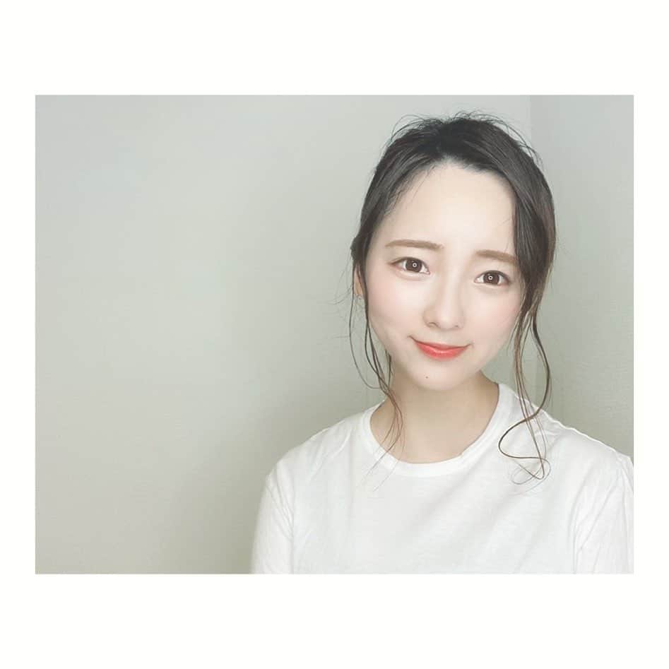 平原歩のインスタグラム：「久しぶりにメイクしてコンタクトもした👓  今日は何作ろうかな🍳  #おうち時間」