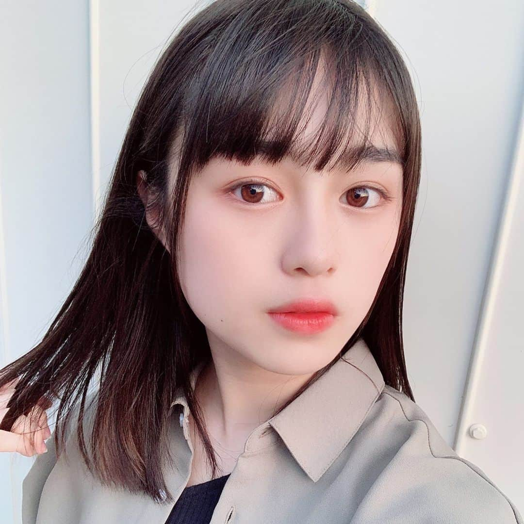 依田彩花さんのインスタグラム写真 - (依田彩花Instagram)「半袖👔 4枚目はふざけてしまった（＾＾； ・ ・ ・ #sjk #高校生 #16歳 #ショートボブ #ボブ #フォローミー」5月3日 8時14分 - ayaka.yoda_box