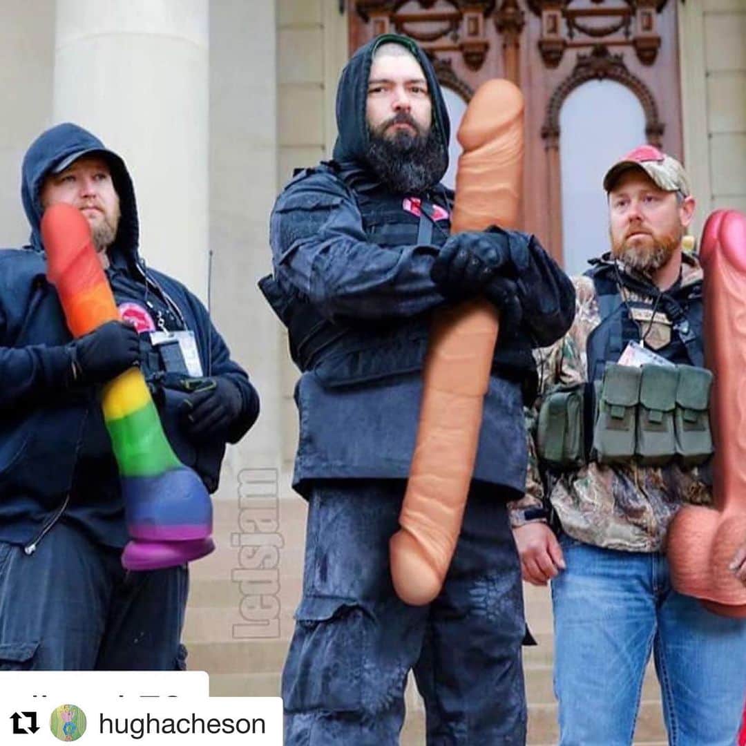 P!nk（ピンク）さんのインスタグラム写真 - (P!nk（ピンク）Instagram)「A penisfull #Repost @hughacheson ・・・ #Repost @devilneck72 with @get_repost ・・・ Bring the big guns if you’re gonna protest peacefully!」5月3日 8時31分 - pink