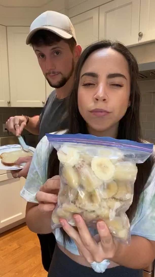 Katy Esquivelのインスタグラム：「Ya que muchos me lo pidieron aquí les dejo mi receta para hacer el helado más delicioso del mundo en tan solo minutos! 🍌🍦」