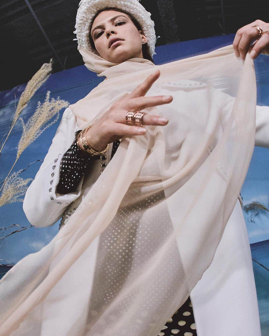 Kento Utsuboさんのインスタグラム写真 - (Kento UtsuboInstagram)「🏖Paper Magazine🏖  @celilosm @imgmodels for @papermagazine  Photographer @luukedickey Stylist @erikagolcher Set Design @tomkivell Hair @menelaosnyc Makeup  @kentoutsubo Casting @jilldemling Make up Assist @okigaljuju —————————————————— #thankyou #ありがとう　@askmrmickey  @miaasolkin @chachaspritz ------------------------ #photographer  #コスメ  #makeupartist  #ファッション  #youtuber #nail #video #cute #happy #カメラ  #fashion  #化粧品  #cosmetics #beauty  #美容学生 #photo  #ヘアカラー #美容 #美容師 #青空 #メイク #大好き #メイクアップ #メイクアップアーティスト #ユーチューバー  #かわいい  #空 #ヘアアレンジ」5月3日 10時38分 - kentoutsubo