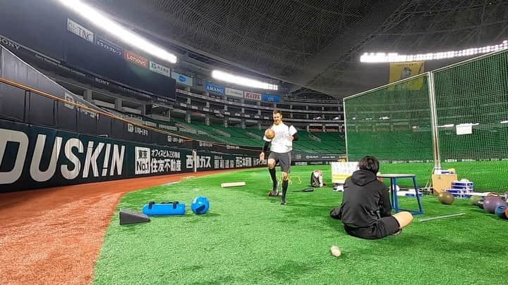 武田翔太のインスタグラム：「見てるとほっこりしますね😊 しかも上手いし💪 #サッカー @rick_vdhurk」