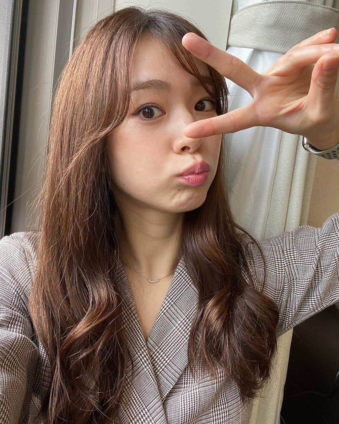 酒井瞳のインスタグラム(s.sakaihitomi) - 5月3日 11時43分３１歳になりましたぁ👍❤️レベル上がったぜ！テッテレー！連写で撮ったら１枚くらい良いの撮れるだろうの手法で撮ったらやっぱり目瞑るのも入るよねぇ〜！よぉし！３１歳！元気にいこ😆🎉#お誕生日 #ハッピーバースデー #31アイスクリーム #食べたい #birthday #テッテレー #３１歳[BIHAKUEN]UVシールド(UVShield)>> 飲む日焼け止め！「UVシールド」を購入する