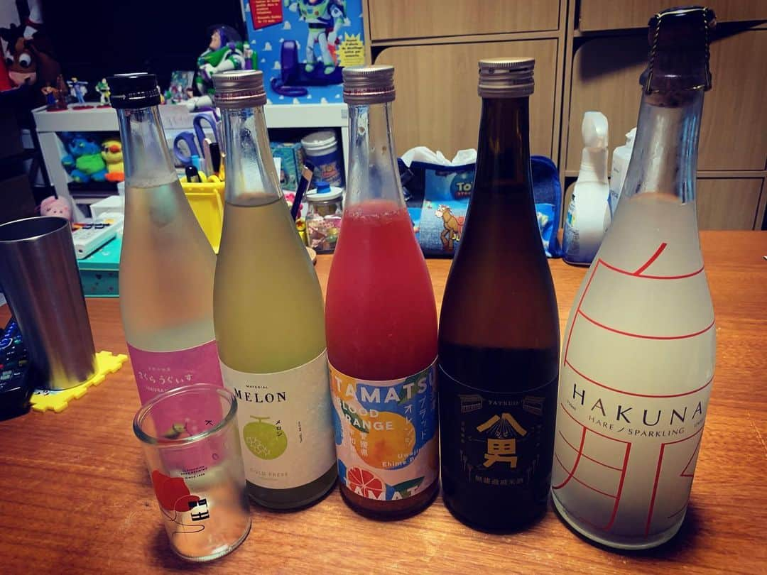 大野大輔さんのインスタグラム写真 - (大野大輔Instagram)「#酒ガチャ#KURAND#さくらうぐいす#メロンのお酒#玉津ブラッドオレンジのお酒#八男#白那 楽しいやつ」5月3日 11時51分 - ohnodaisuke