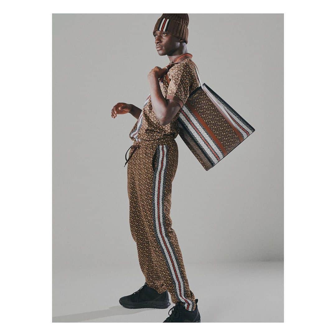 のインスタグラム：「my old work 2019, styling for BURBERRY 'Monogram collection @masteredjp / Edit by @mikistered, Photo by @kodaiphoto, Hair by @hori_0227, Styling by TEPPEI, Stylist assistant by Keisuke Morita #Burberry #Riccardotisci」