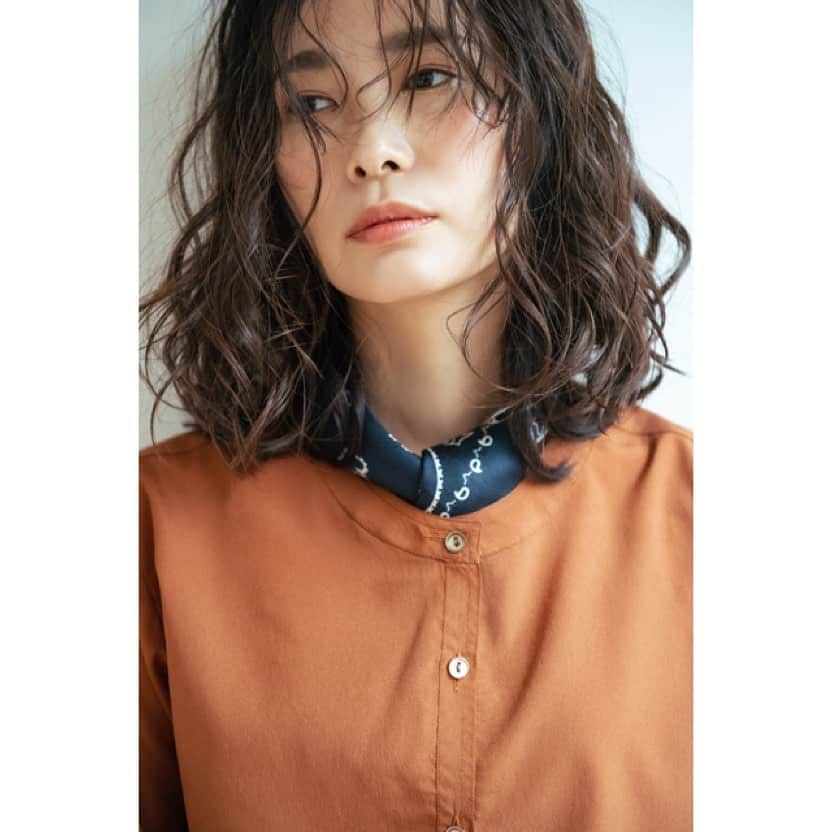 永瀬かおるのインスタグラム：「test shoot くるくるお気に入り🐩  camera @maru_1111  hairmake @yaggyy_____hm  styling @inouehakone  #testshoot #永瀬かおる #作品撮り」
