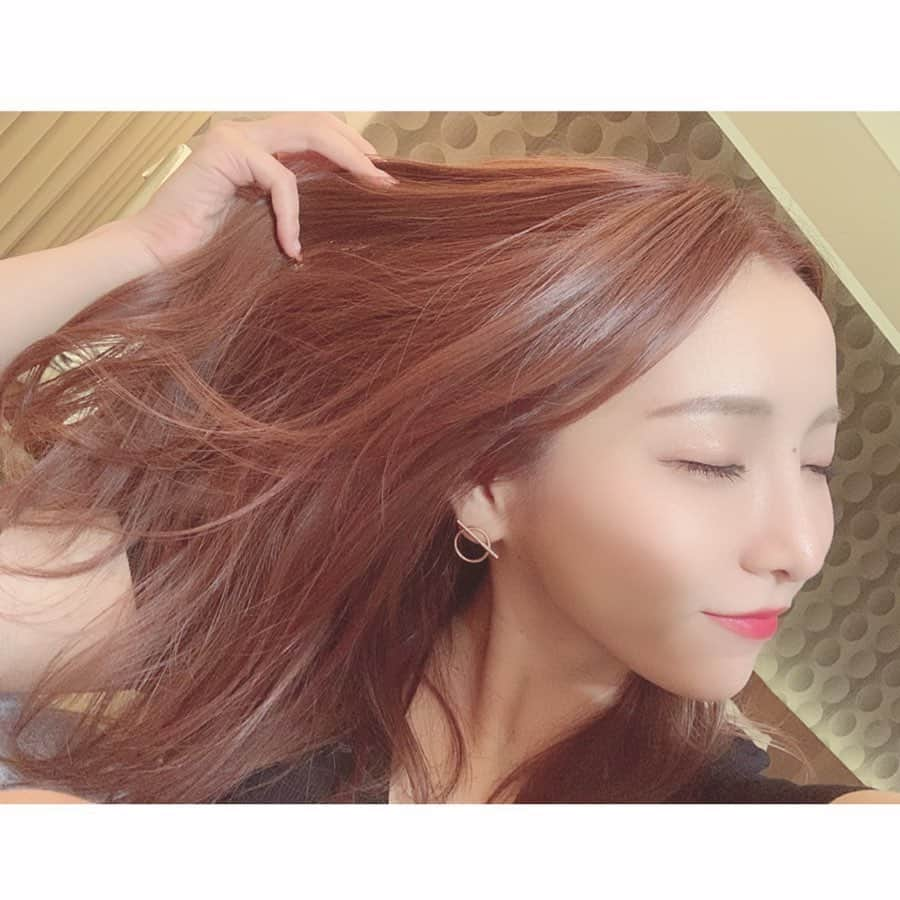 輝月あんりさんのインスタグラム写真 - (輝月あんりInstagram)「💇‍♀️💓💗 @johnny_loa_tw  這個月也謝謝你〜！ #hair #haircolor #留学生活  #學中文 #日台友好 #台湾 #台灣 #台北 #taiwan  #taipei #🇹🇼🇯🇵#🇹🇼taiwan  #🇹🇼 #japan #japanesegirl」5月3日 13時53分 - anri_204_xx