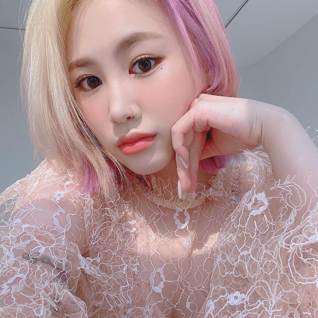 パク・ジミン のインスタグラム：「옹? 빨리 밥먹어어💕」