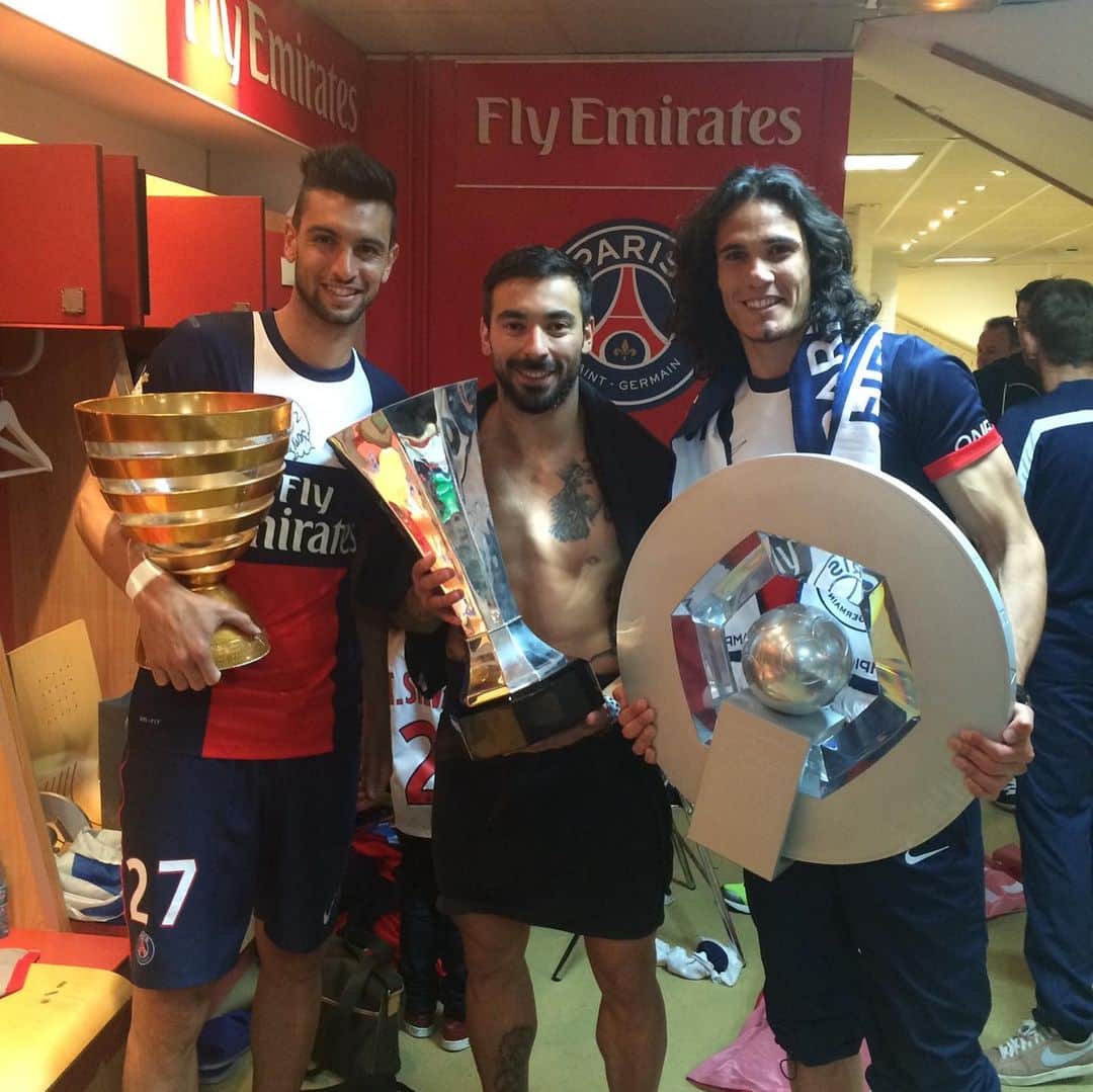ハビエル・パストーレのインスタグラム：「Feliz cumple amigo @pocho22lavezzi te deseo siempre lo mejor , sos una gran persona !! Pasala lindo ....」