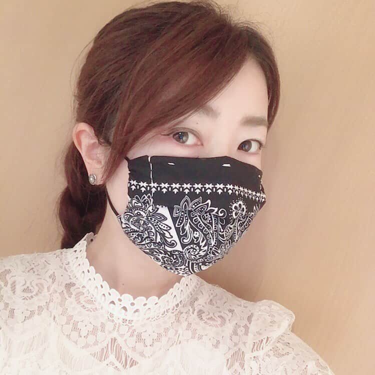 木谷有里さんのインスタグラム写真 - (木谷有里Instagram)「新しく手作りマスクもらったよ♡  優しい妹😍  @kkttnnyykk  #シスコン #handmademask」5月3日 14時58分 - kitani_yuri