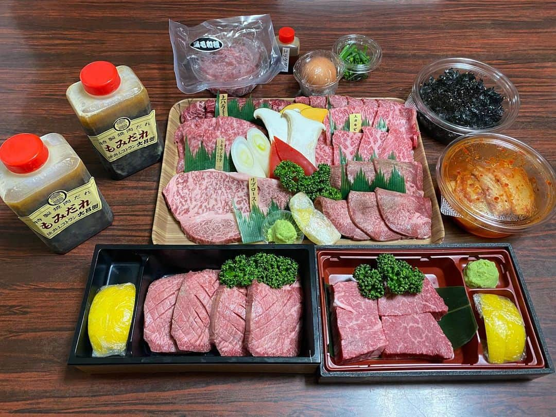 笹山貴哉のインスタグラム：「秋田県の焼肉レストラン大昌園( @daishouen )さんより、お肉が届きました！！！ 外食ができない中、大好きな焼肉を家で食べられるの幸せです。 ありがとうございます！ 皆さんも是非食べて下さい🥩 直接DMを送れば丁寧に対応してくれます！！！ #大昌園 #焼肉 #stayhome」