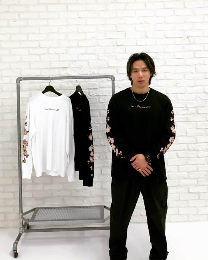 ヴァンキッシュのインスタグラム：「ㅤㅤㅤㅤㅤㅤㅤㅤㅤㅤㅤㅤㅤ ■SAKURA Sleeve Embroidery Longsleeve T-shirt[VWC049]  Color:White/Black JPY 13,200 (tax included) ㅤㅤㅤㅤㅤㅤㅤㅤㅤㅤㅤㅤ VANQUISH SHIBUYA Store manager 三宅 @kazuya0302  170cm 着用サイズ:Lサイズ ㅤㅤㅤㅤㅤㅤㅤㅤㅤㅤㅤㅤㅤ  Shop link bio！ ——————————————————————— #VANQUISH #vanquishjp #SAKURA #cherryblossom #桜」