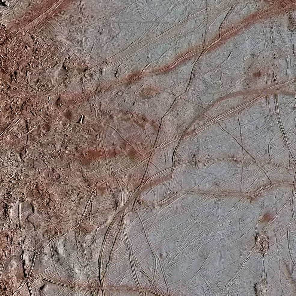 NASAさんのインスタグラム写真 - (NASAInstagram)「Even in chaos, there is beauty.⁣⁣ ⁣⁣ Dubbed by geologists as the “chaos terrain”, the surface of Jupiter's ocean moon Europa features a widely varied landscape. This area contains blocks that have moved sideways, rotated or tilted before being refrozen into their new locations. To understand how they might have formed, scientists study these blocks as if they are jumbled puzzle pieces.⁣⁣ ⁣⁣ While experts may see this mysterious landscape as utter chaos, there is an unmistakable beauty to its erratic winding lines.⁣⁣ ⁣⁣ Image Credit: NASA/JPL-Caltech/SETI Institute ⁣⁣ ⁣⁣ #nasa #space #Jupiter #solarsystem #spaceexploration⁣」5月4日 0時56分 - nasa