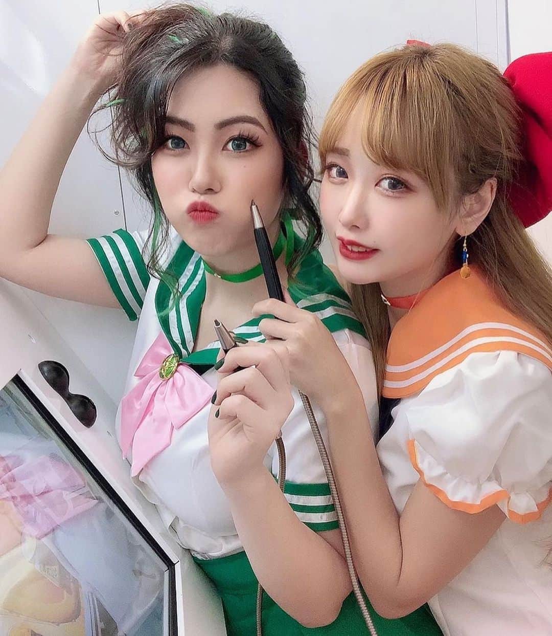 さきぼんさんのインスタグラム写真 - (さきぼんInstagram)「ツーショット載せるの久々～💚🧡 . . 2020.3.16 #美少女戦士セーラームーン#セーラームーン#セーラーマーズ#セーラーヴィーナス#コスプレ#コスプレイヤー#オタク女子#カメラマンさんと繋がりたい #sailormoon#sailormooncosplay#serenity#cosplay#cosplayer#sailormoonfans#sailormoon90s#naokotakeuchi#anime#manga#セーラー戦士 #美少女战士#角色扮演#型号 #세일러문#세일러#세일러문네일#코스프레 #さきぼんコスプレ #さきおん🕶」5月3日 17時22分 - sakibon69
