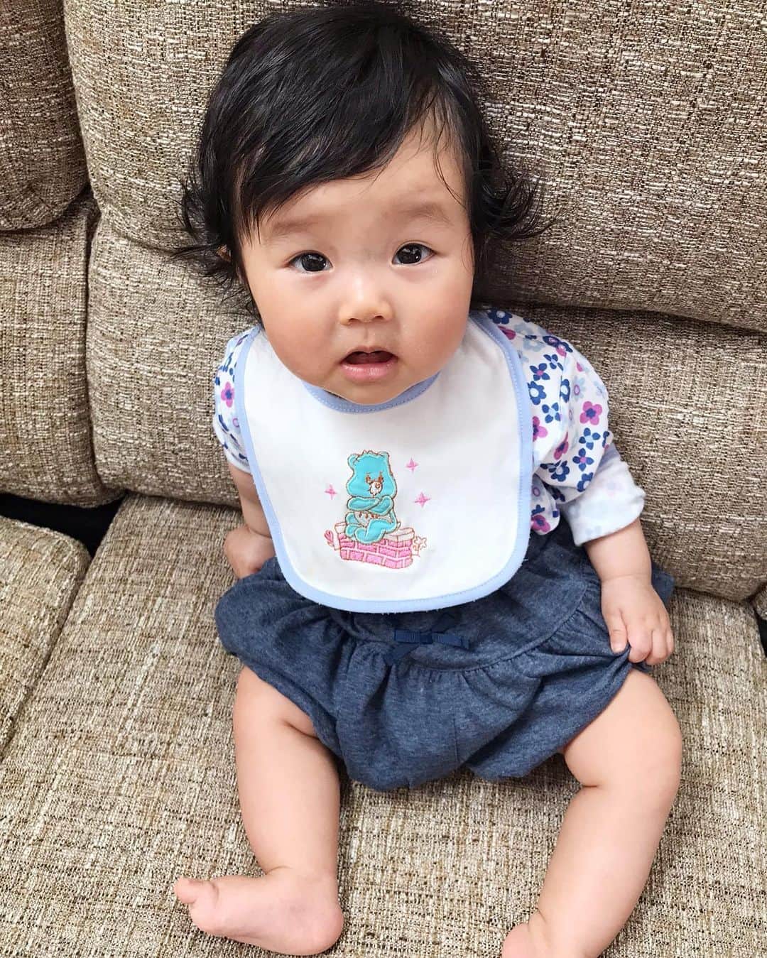 Erikaさんのインスタグラム写真 Erikainstagram 下の歯が生えてきたよ 外ハネがきゃわ 最近はもっぱら ほーっ のお顔で笑わせてくれてます 何気ない日常 くせ毛 歯が生えてきた 6ヶ月ベビー 女の子ベビー 女の子のママ ママ友募集 5月3日 17時24分