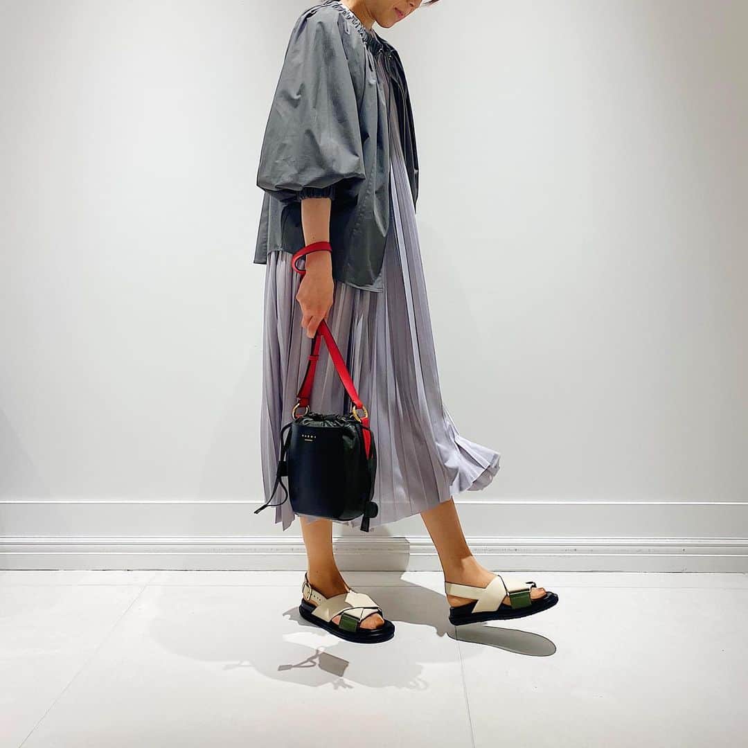The SECRETCLOSETのインスタグラム：「***﻿ @cyclasofficial ﻿ ﻿ ﻿ CTN POPLIN STR GATHERED BLOUSE﻿ ¥80,300(tax in)﻿ ﻿ MOD PLY ASYMETRY PLEATS DRESS﻿ ¥275,000(tax in)﻿ ﻿ ﻿ #thesecretcloset ﻿ #thesecretclosettokyo ﻿ #cyclas﻿ #cyclasofficial ﻿ #futakotamagawa﻿ #roppongi﻿ #nagoya﻿ #シークレットクロゼット﻿ #シクラス」