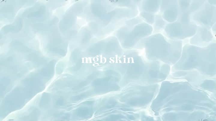 megbabyのインスタグラム：「@mgb_skin 本日17時より販売スタートしました😭✨⛅️ ・ 予想を上回るご注文を頂き、限定セットは1分で完売しました🙇🏻‍♀️本当にありがとうございます😭✨✨✨ ・ 在庫少なくはなっていますが単品ではまだ在庫ございます💛  はやくみなさんの手元に届いて感想を聞きたいです🥺  限定セット買えなかった方々ほんとうに申し訳なく、そしてありがたくおもいます😭💕 #mgbskin」